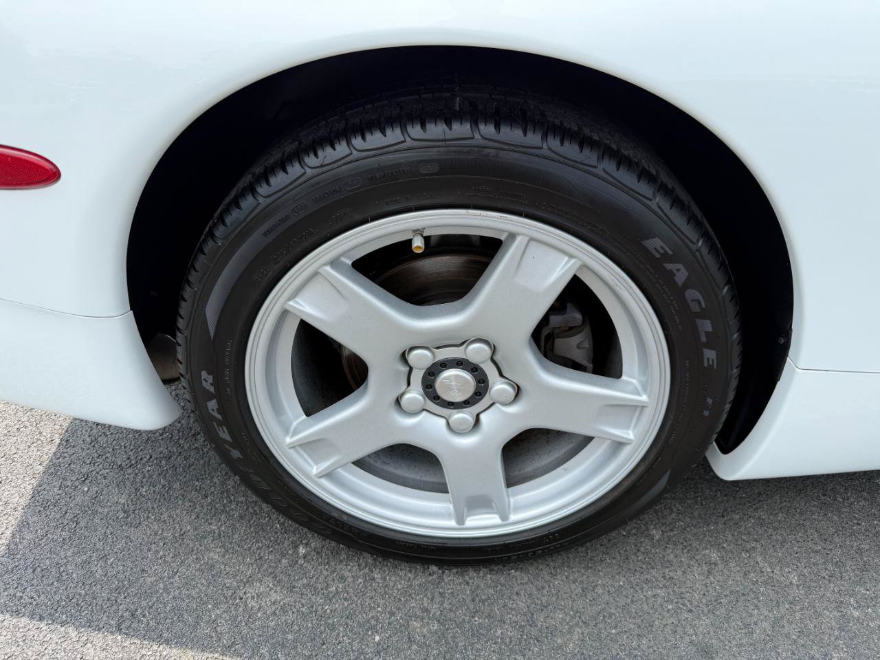 Used 1998 Chevrolet Corvette Coupe RWD image 15