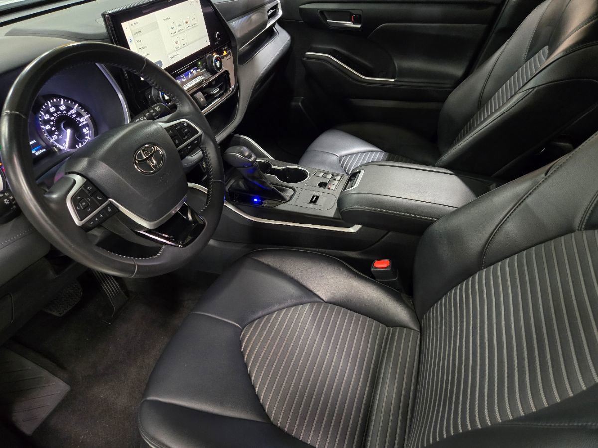 Used 2023 Toyota Highlander XSE image 22