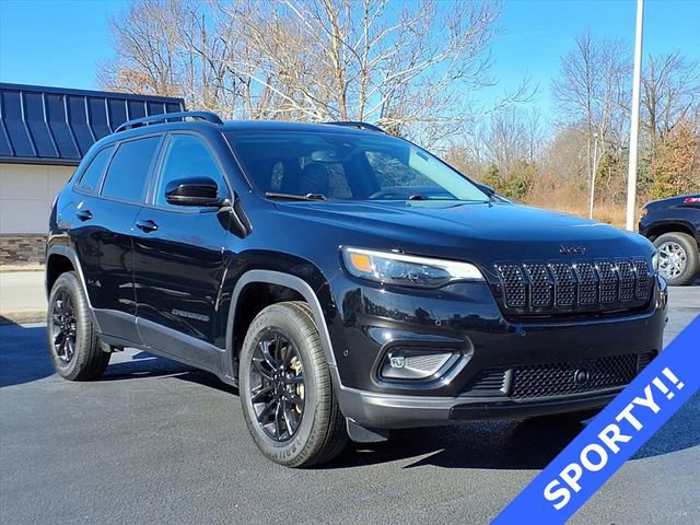 Used 2023 Jeep Cherokee Altitude Lux image 1