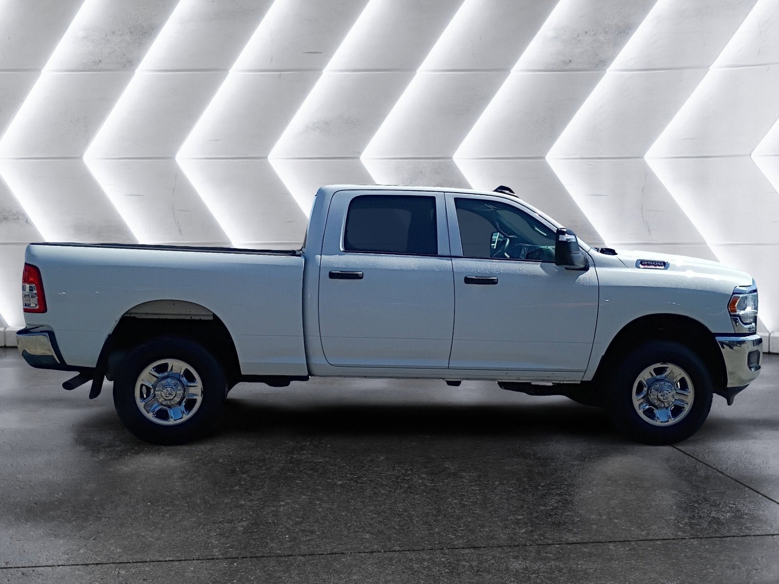 Used 2024 RAM 2500 Tradesman w/ Chrome Appearance Group image 7