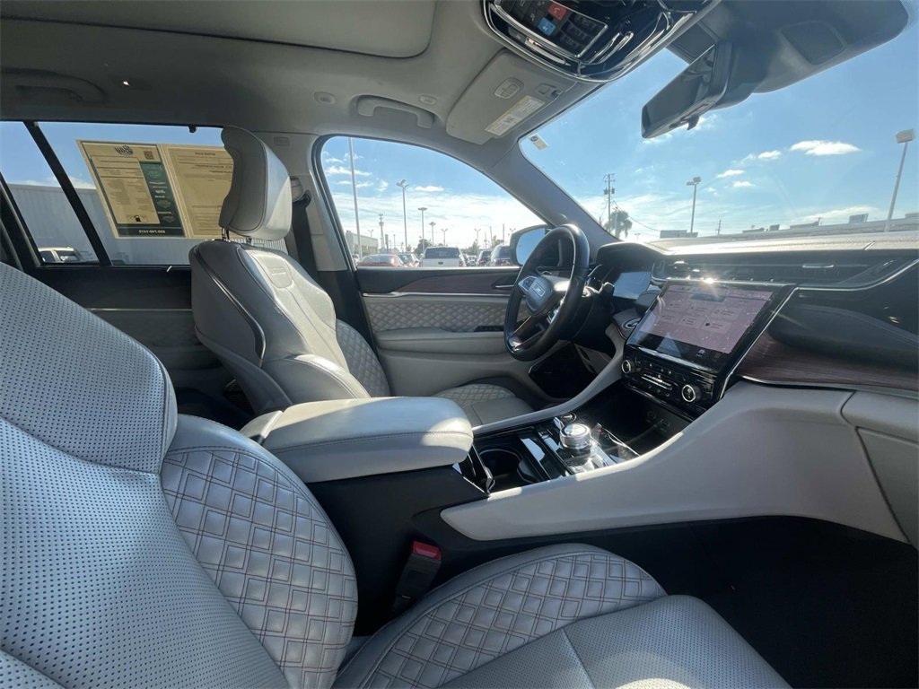Used 2022 Jeep Grand Cherokee Summit w/ Adv Protech Group IV image 19