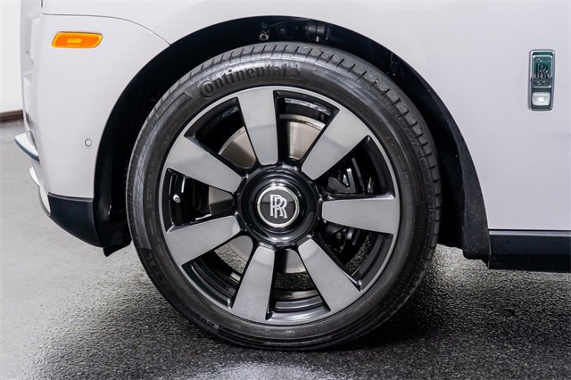 Used 2023 Rolls-Royce Cullinan image 20