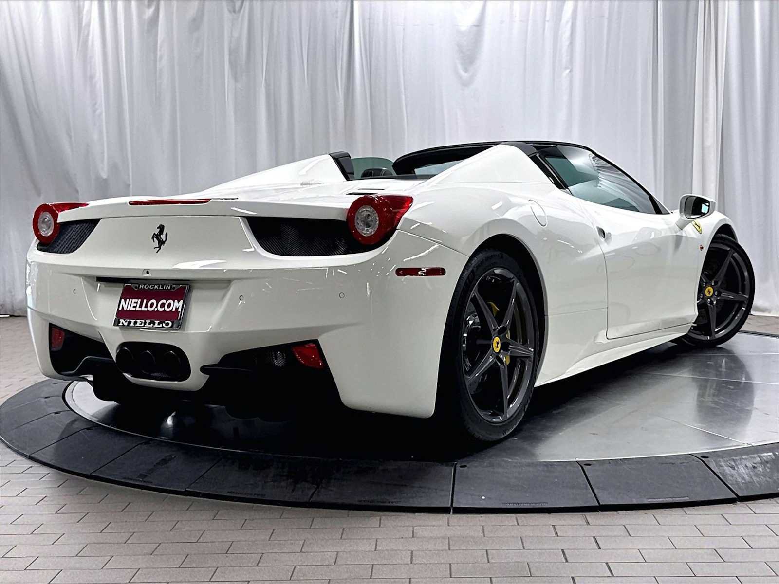 Used 2015 Ferrari 458 Spider RWD image 10