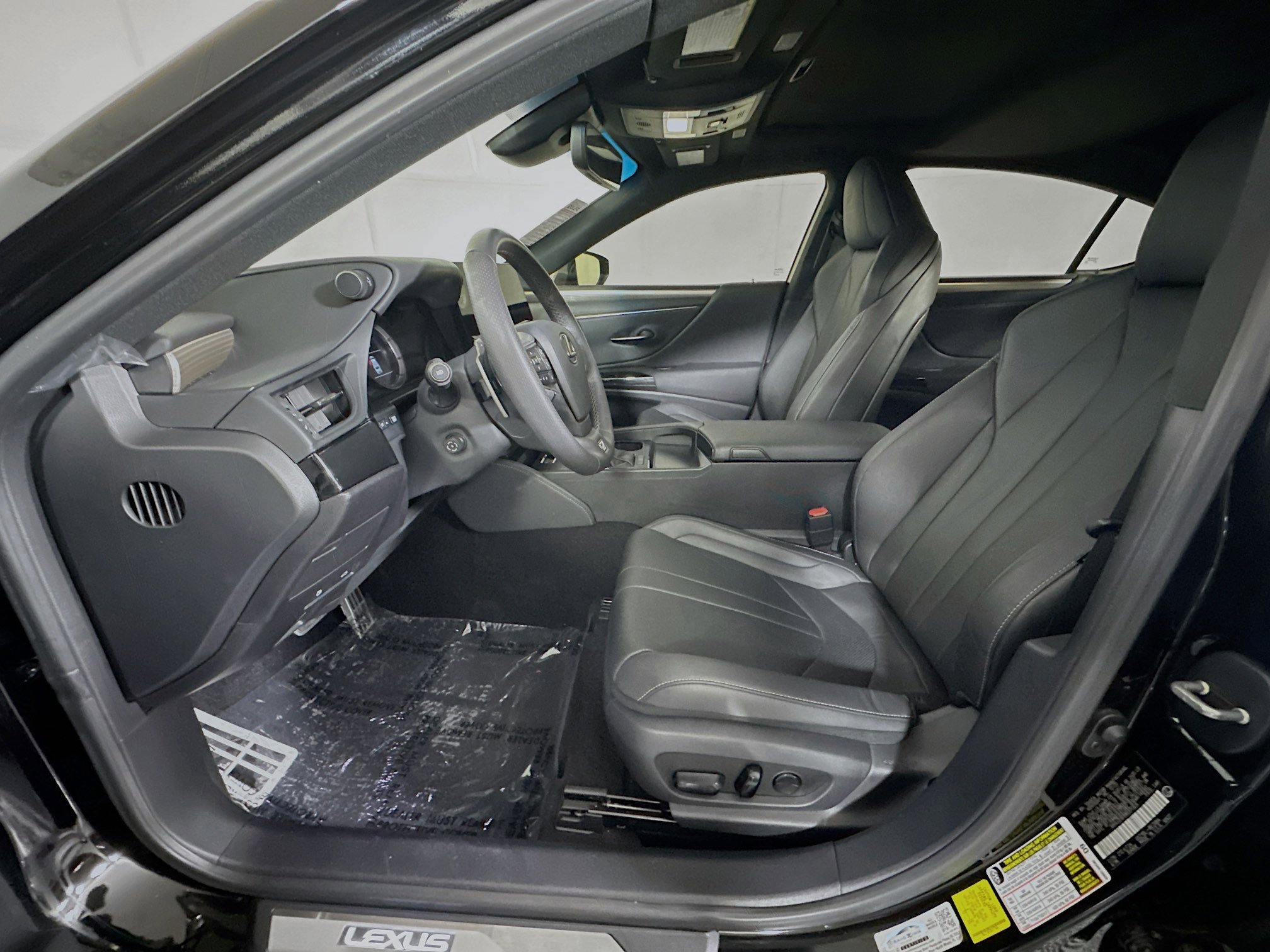 Used 2024 Lexus ES 350 F Sport w/ Accessory Package (Z2) FWD image 12