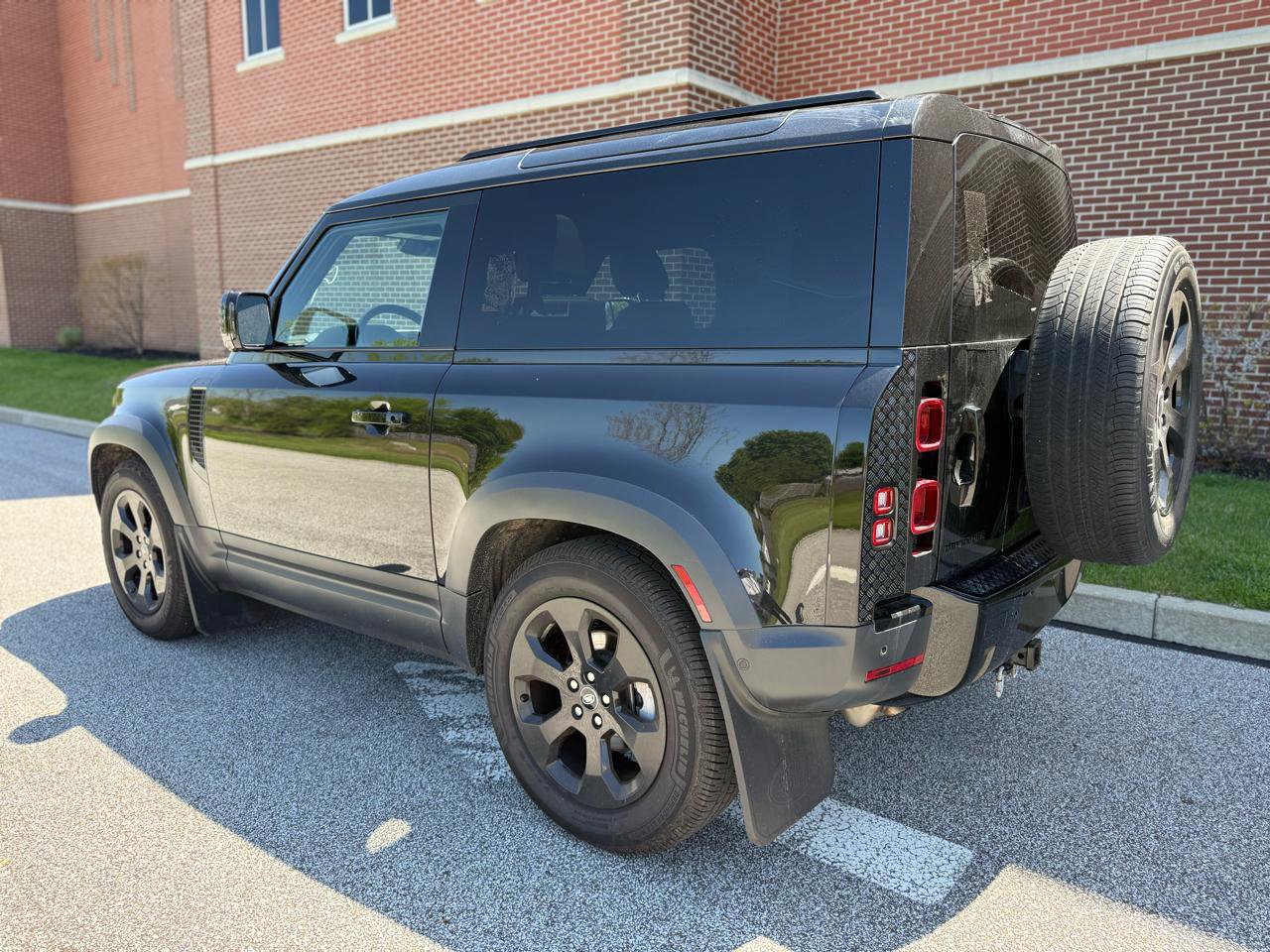 Used 2023 Land Rover Defender 90 S AWD/4WD image 11