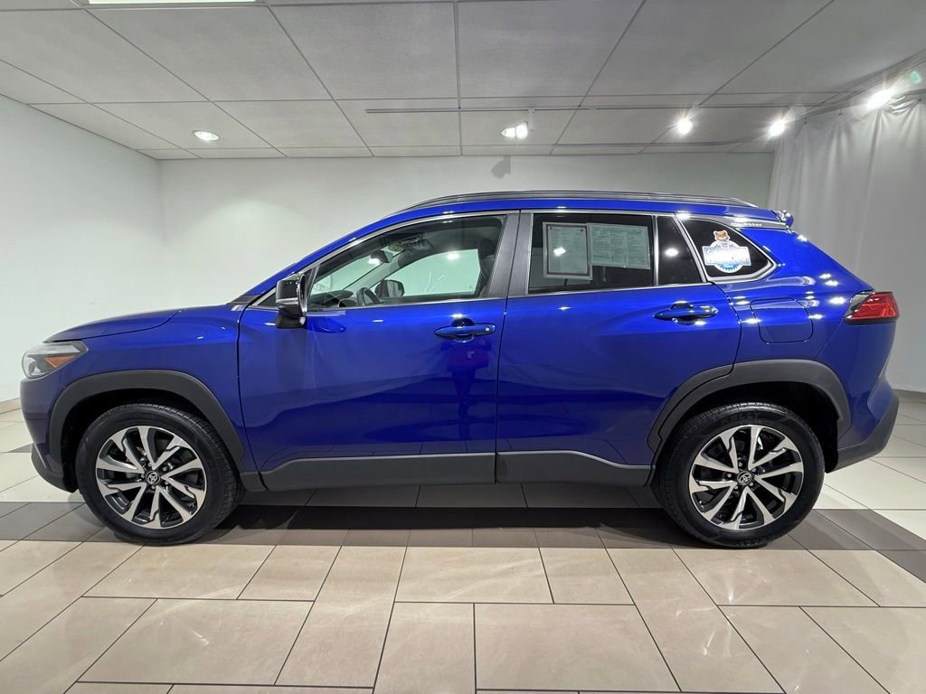 Certified 2025 Toyota Corolla Cross XLE image 2