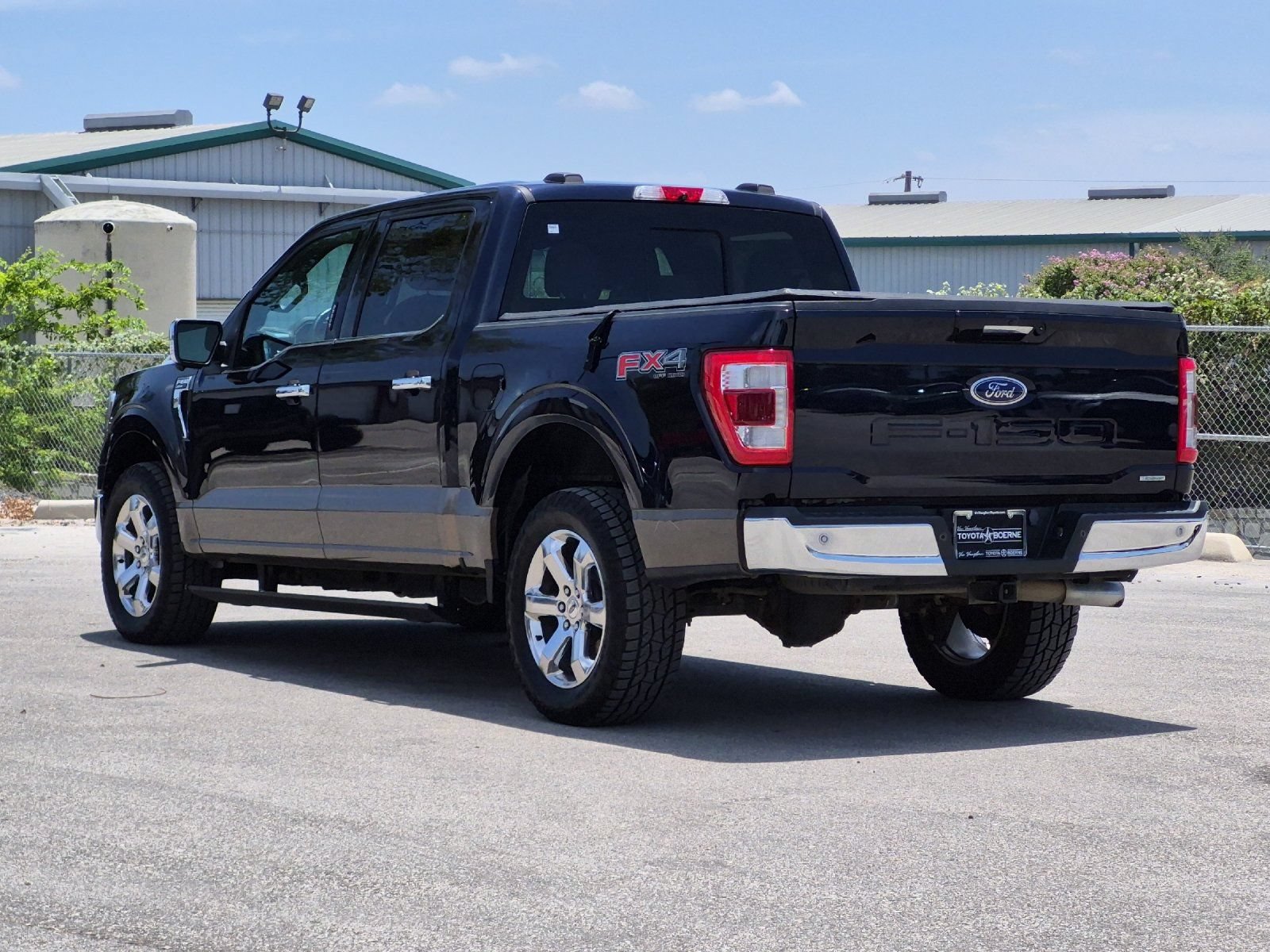 Used 2022 Ford F150 Lariat w/ Equipment Group 502A High AWD/4WD image 3