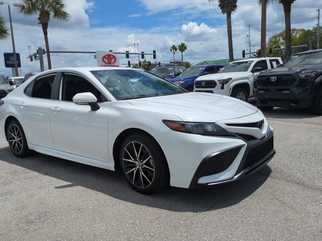 Certified 2023 Toyota Camry SE FWD image 3