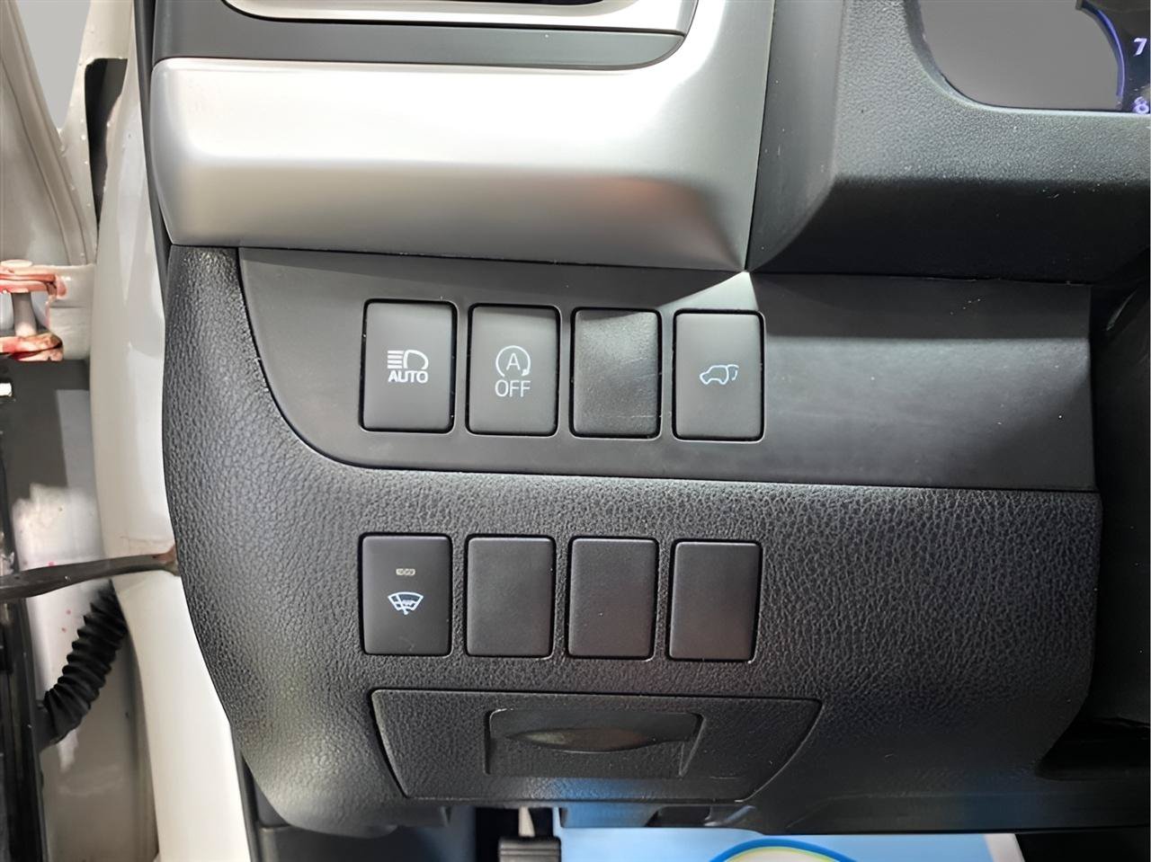 Used 2018 Toyota Highlander XLE AWD/4WD image 10
