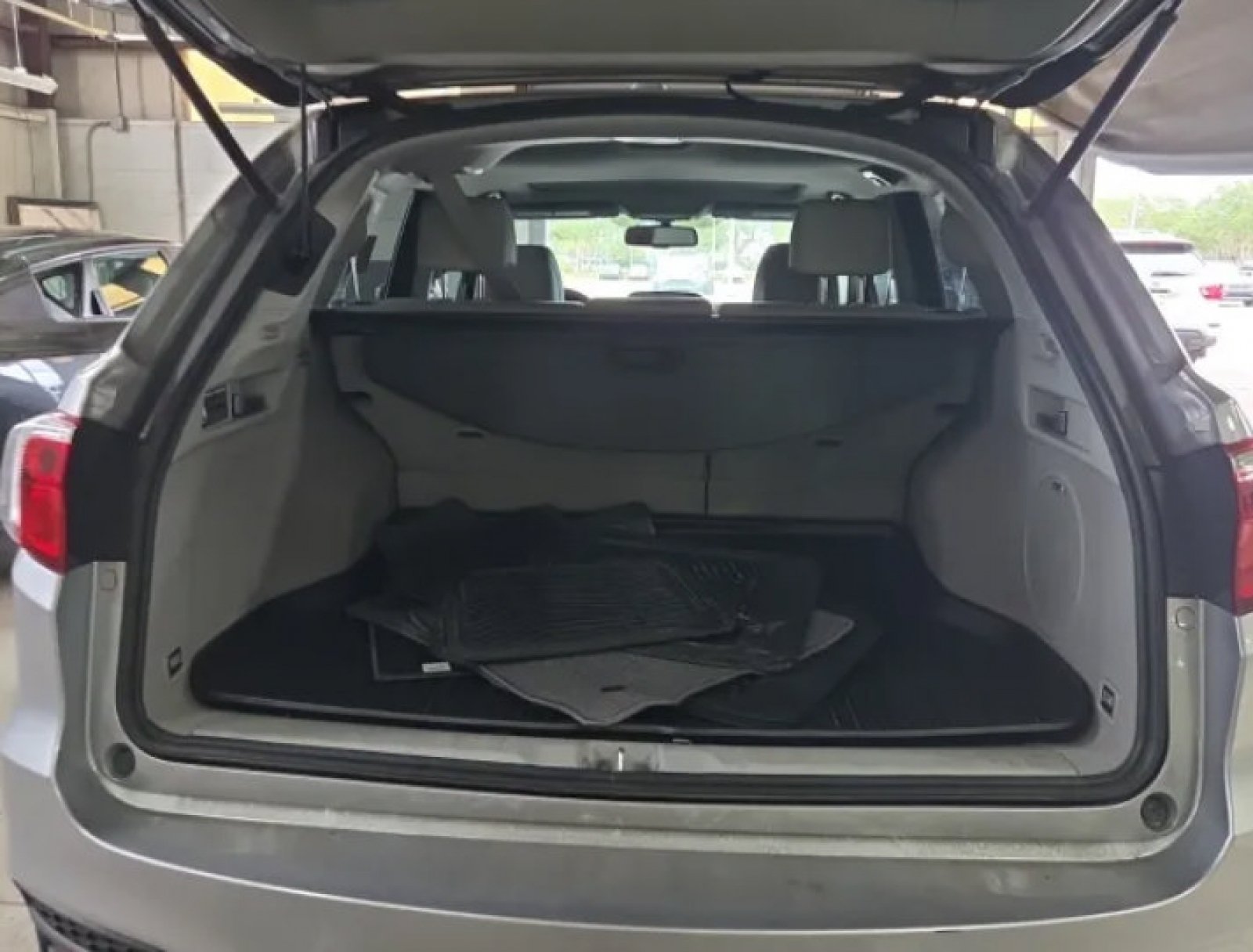 Used 2017 Acura RDX AWD w/ Technology Package image 12