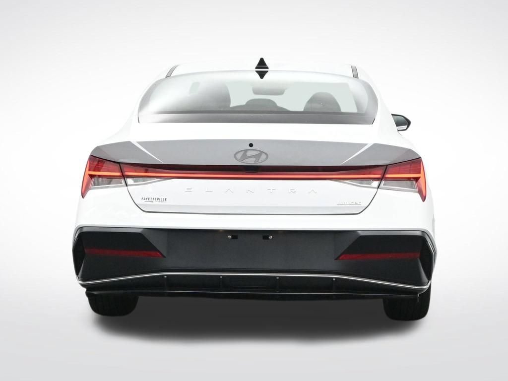 Used 2025 Hyundai Elantra Limited FWD image 6