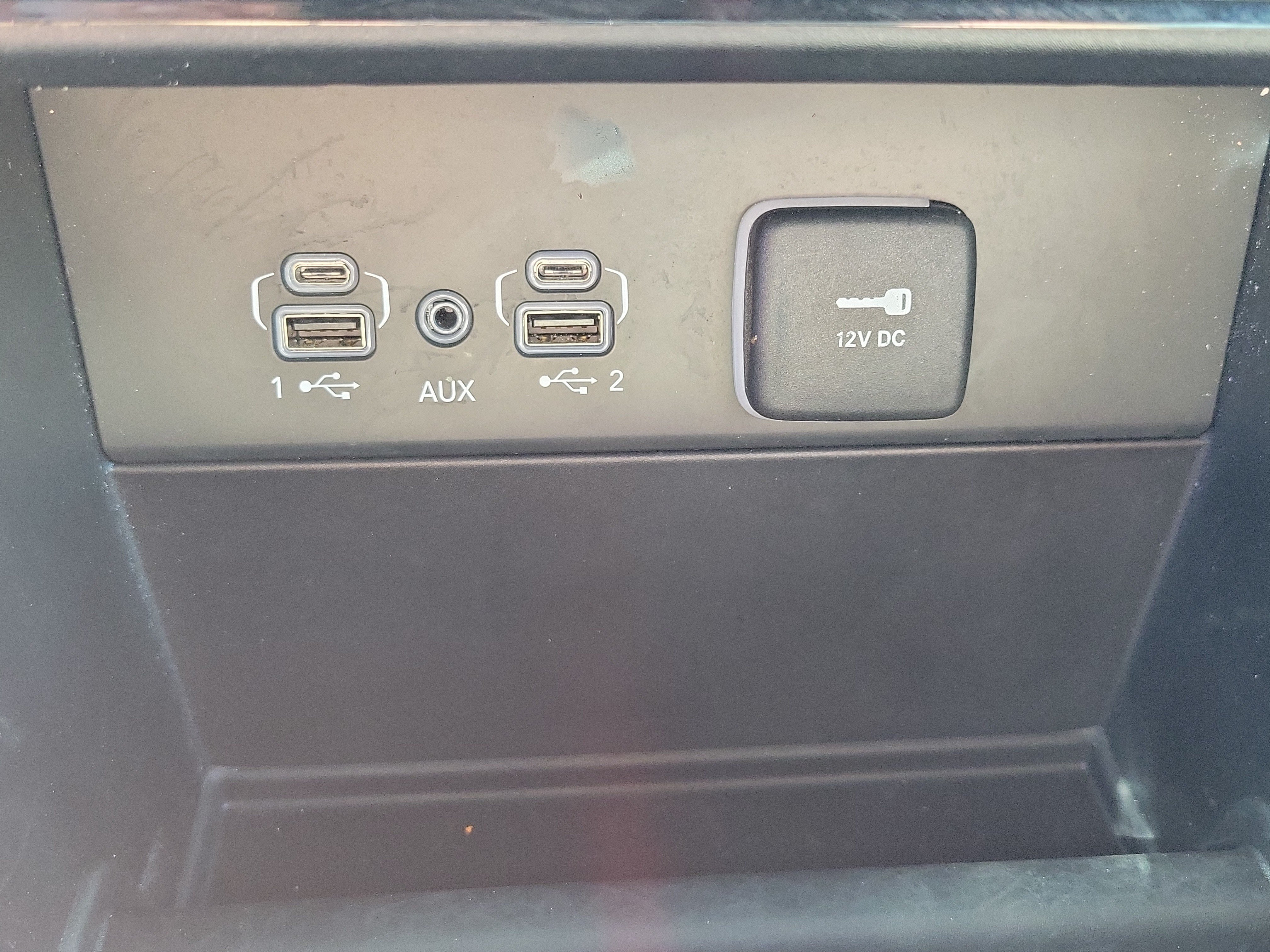 Used 2025 Jeep Grand Cherokee Limited w/ Trailer Tow Package AWD/4WD image 25