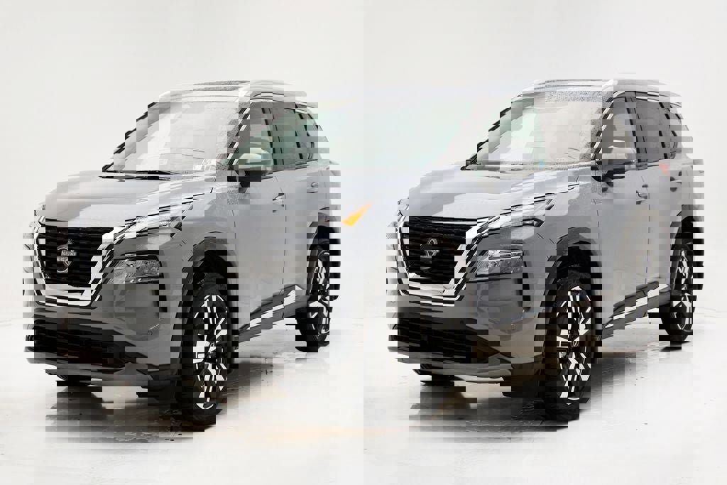 Used 2023 Nissan Rogue SL w/ SL Premium Package image 2