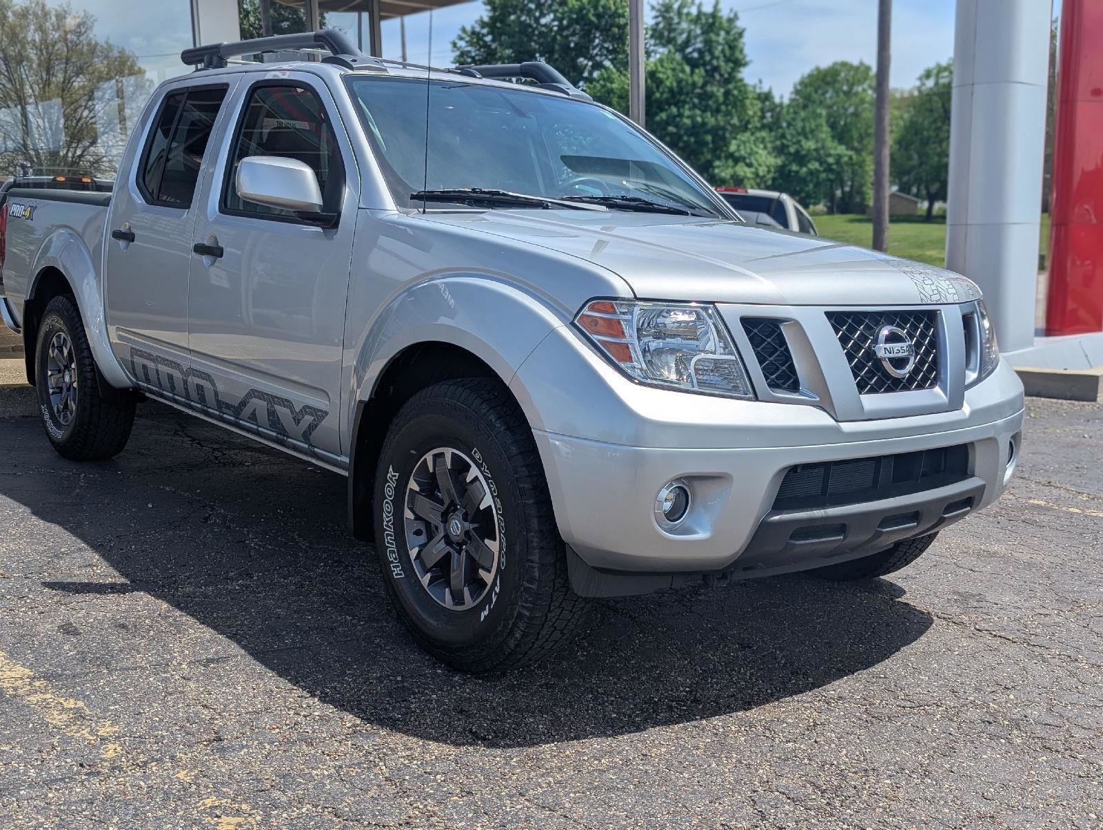 Used 2020 Nissan Frontier PRO-4X w/ Pro-4x Utility Package AWD/4WD image 1