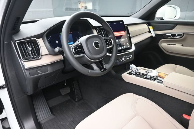 Used 2026 Volvo XC90 B6 Plus w/ Protection Package Premier AWD/4WD image 16