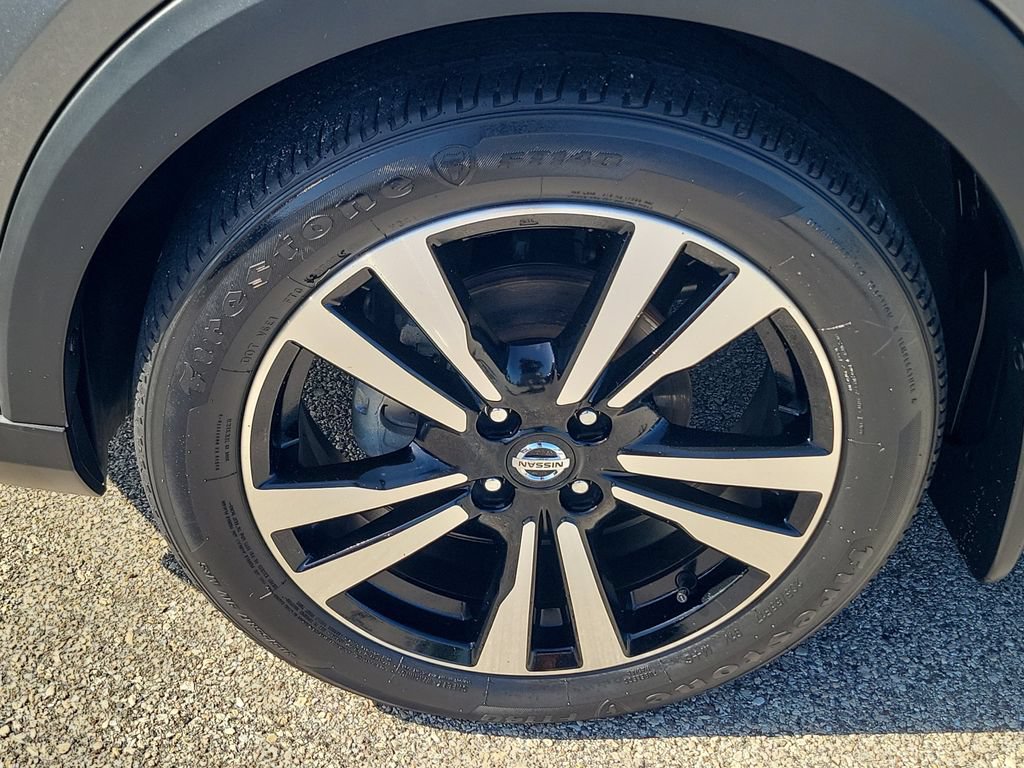 Used 2019 Nissan Kicks SR w/ SR Premium Package FWD image 7