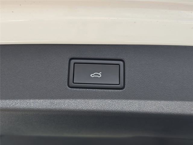 New 2026 Volkswagen Tiguan SE image 28