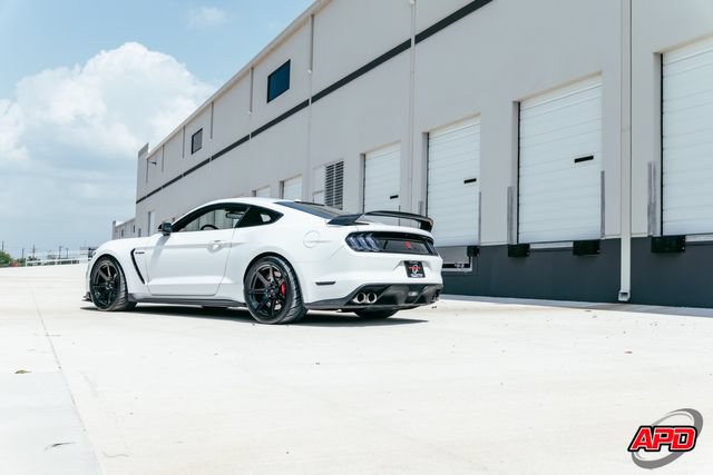 Used 2017 Ford Mustang Shelby GT350R w/ GT350R Equipment Group 920A RWD image 46