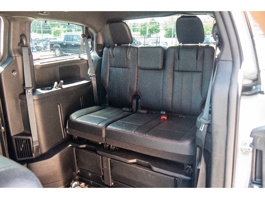 Used 2015 Dodge Grand Caravan R/T w/ Safety Sphere Group FWD image 25
