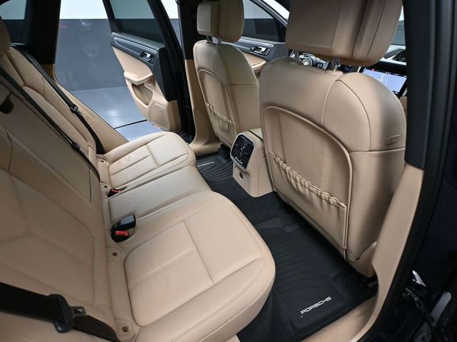 Used 2022 Porsche Macan Base image 48