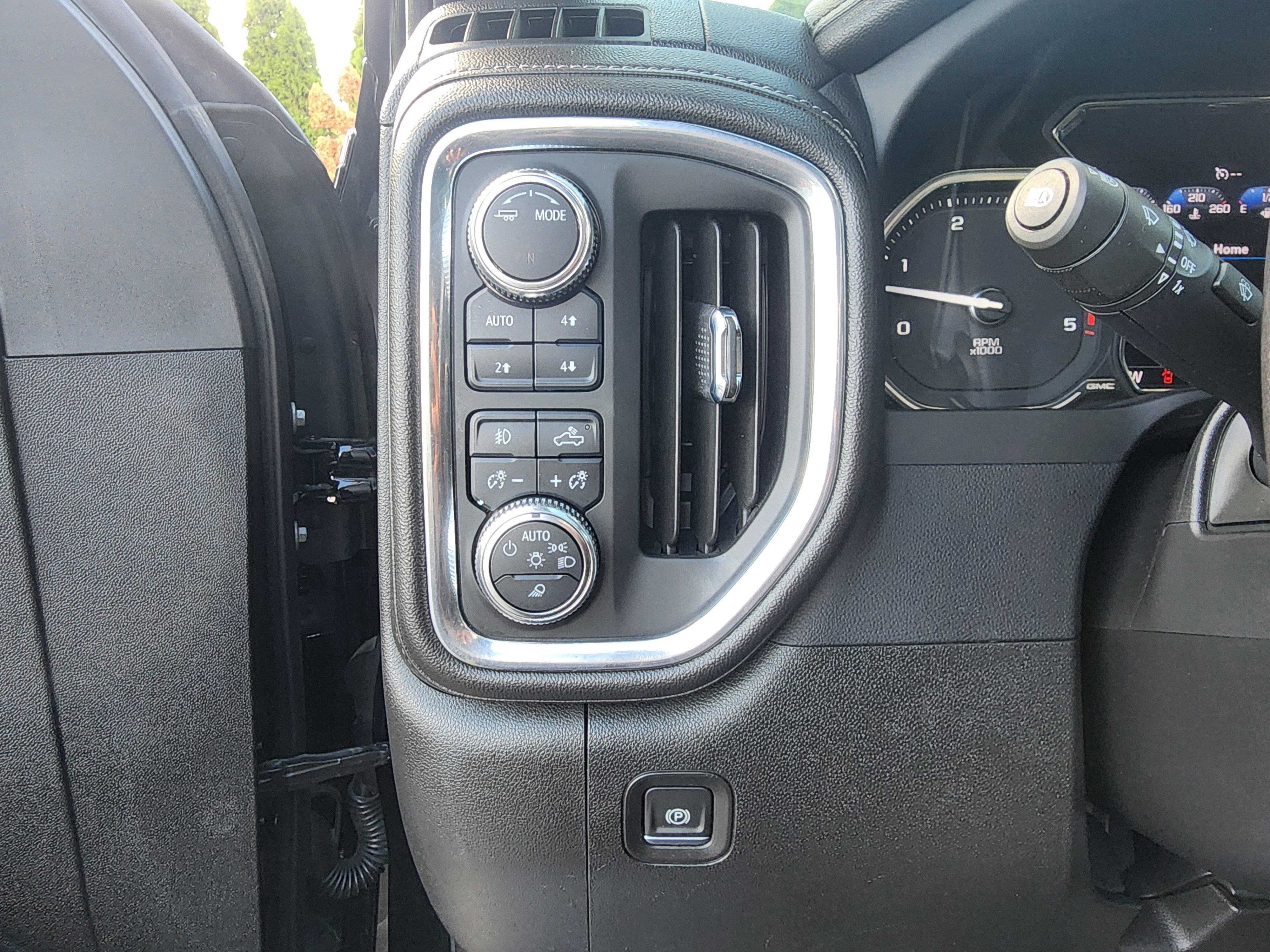 Used 2022 GMC Sierra 3500 Denali image 28