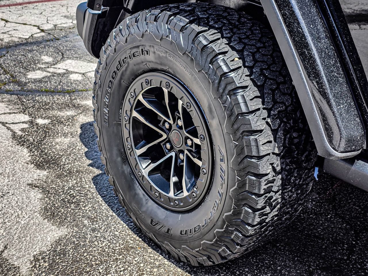 Used 2024 Jeep Wrangler Unlimited Rubicon AWD/4WD image 8