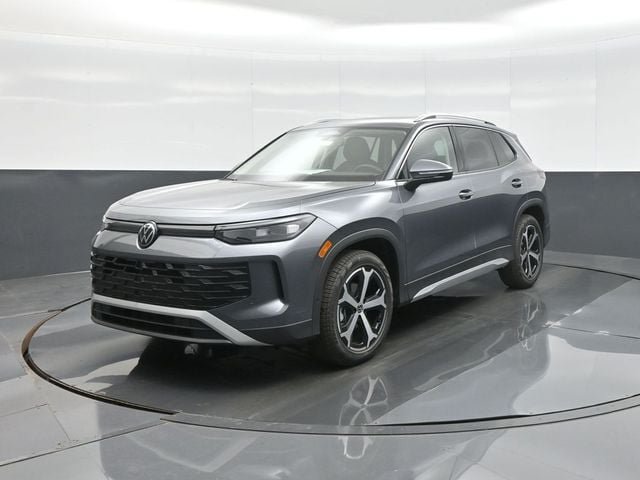 New 2026 Volkswagen Tiguan SE FWD image 3
