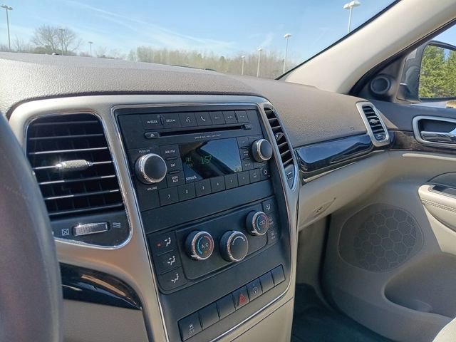 Used 2013 Jeep Grand Cherokee Laredo w/ Laredo E Group AWD/4WD image 7