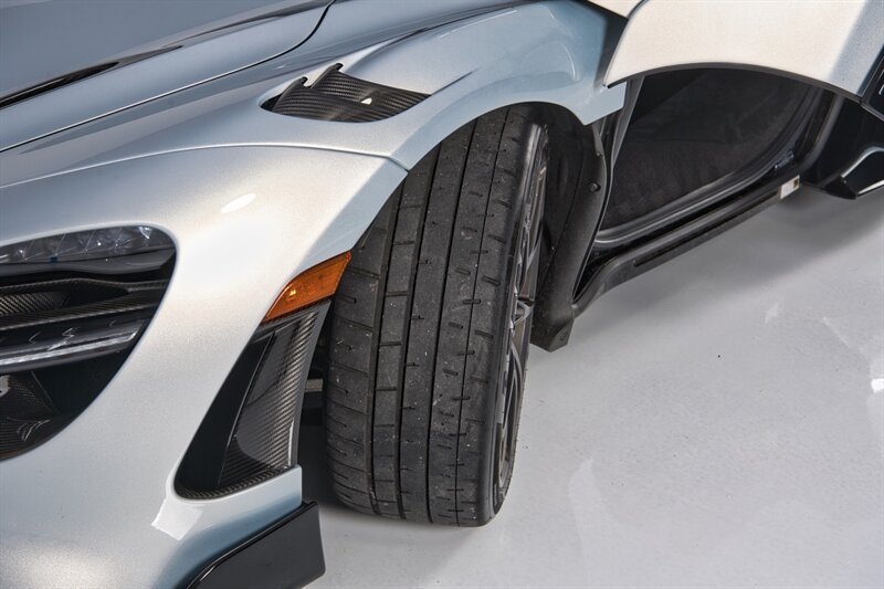 Used 2022 McLaren 765LT RWD image 43