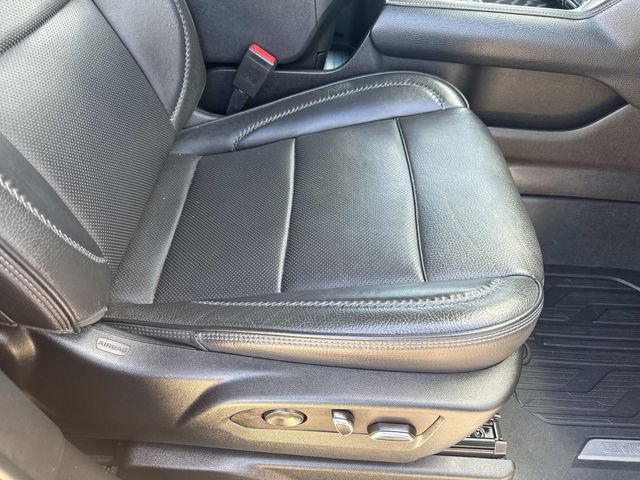 Used 2022 GMC Yukon Denali RWD image 17