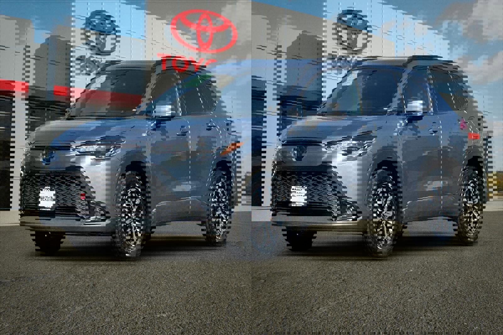 Used 2023 Toyota Corolla Cross S w/ Moonroof Package image 7