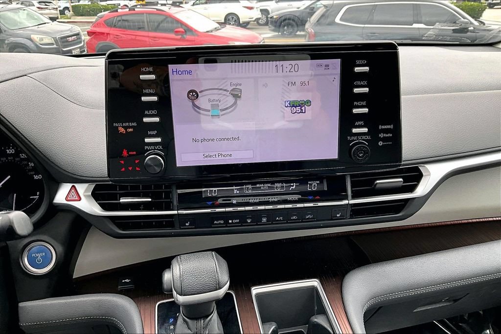 Used 2023 Toyota Sienna XLE FWD image 8