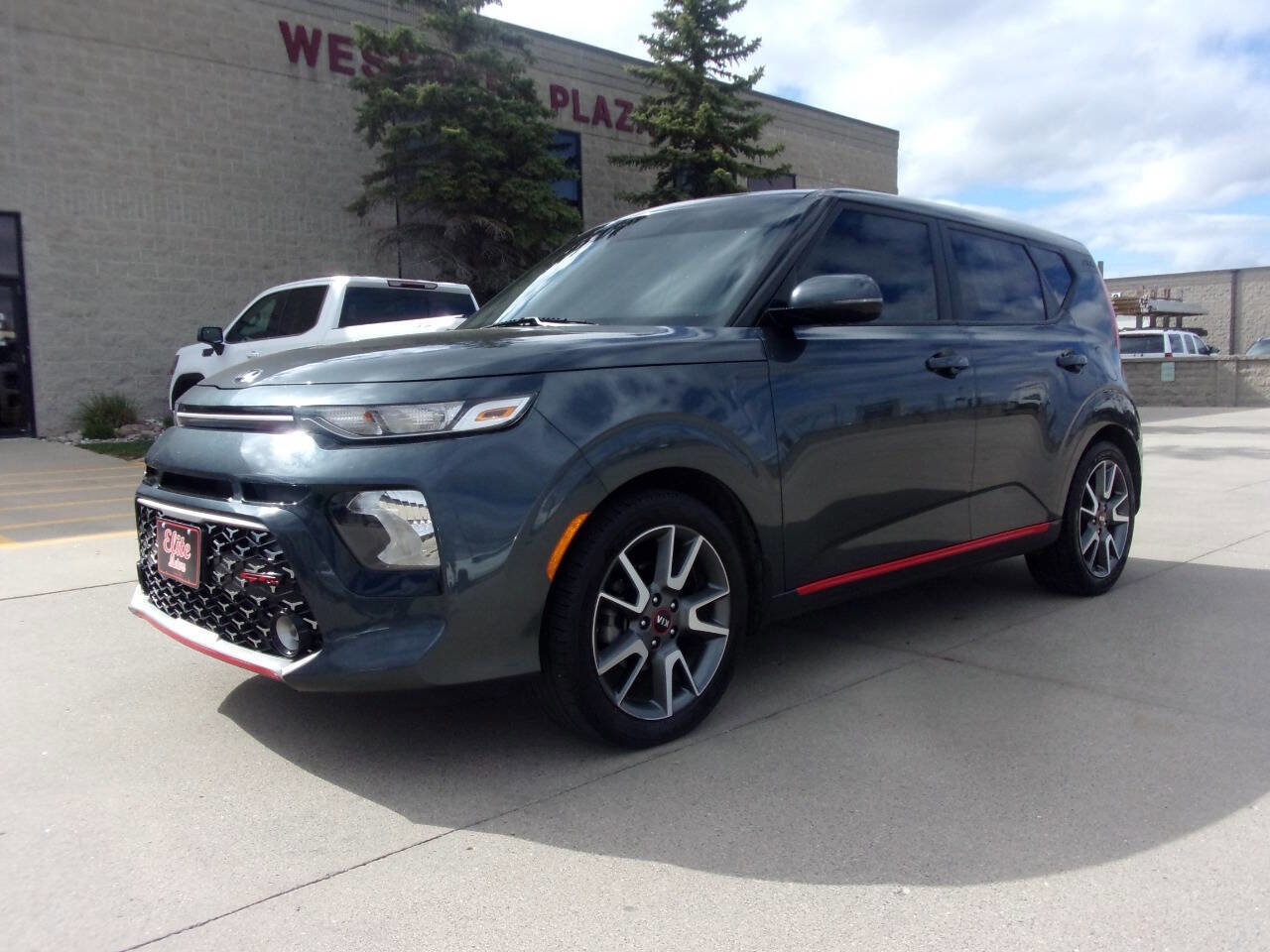 Used 2021 Kia Soul GT-Line FWD image 2