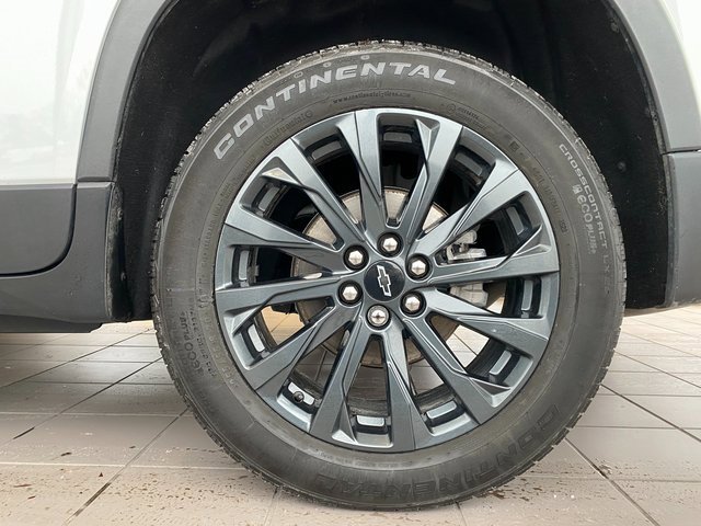 Used 2023 Chevrolet Traverse RS image 25