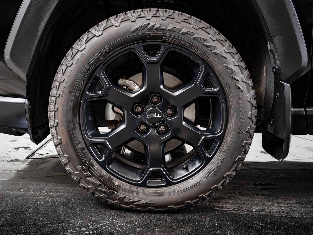 Used 2020 Toyota RAV4 AWD image 13