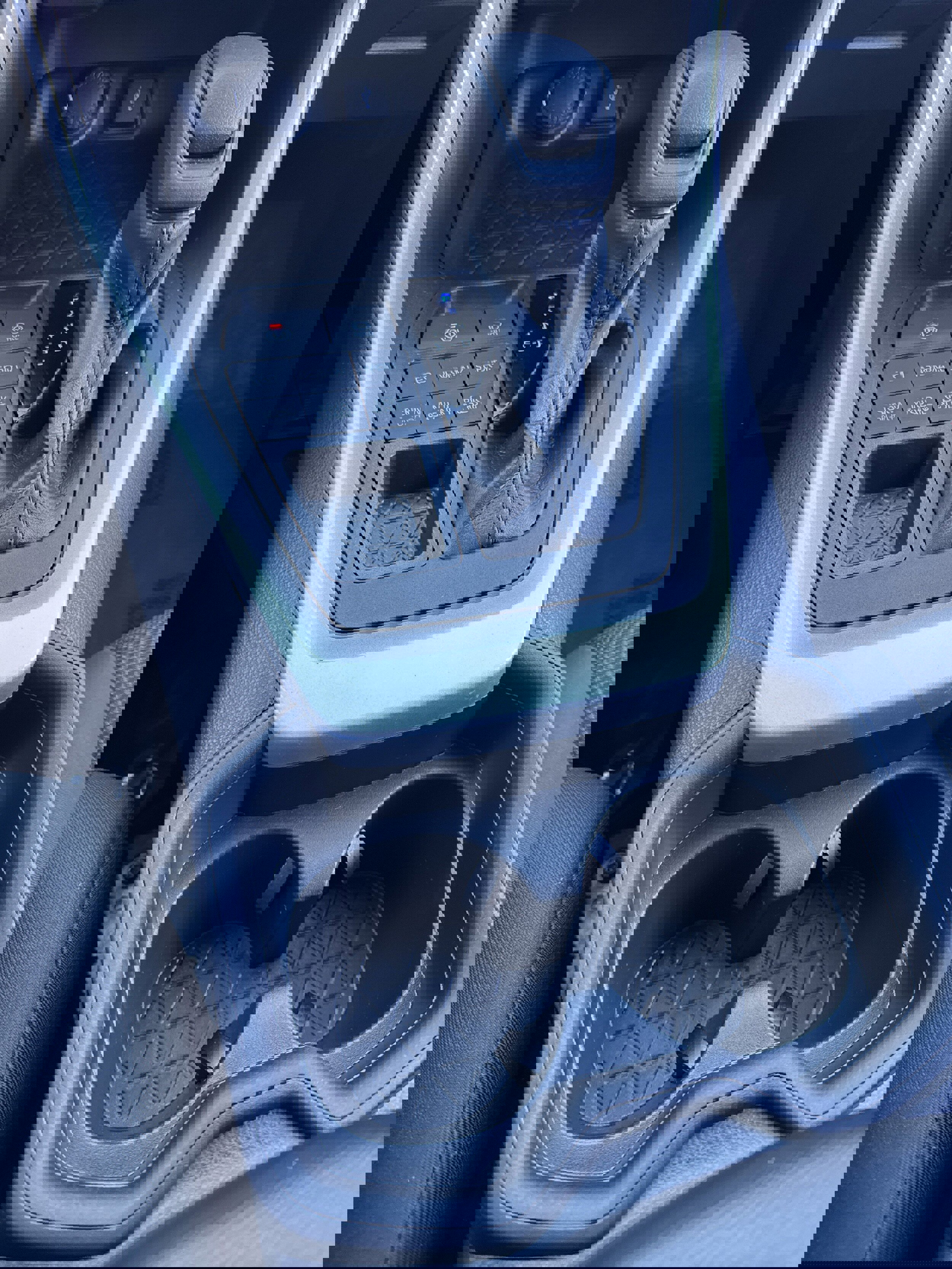 Used 2020 Toyota RAV4 LE image 16