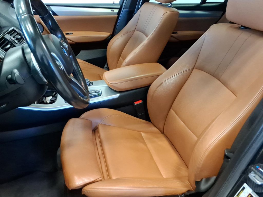 Used 2018 BMW X4 M40i image 17