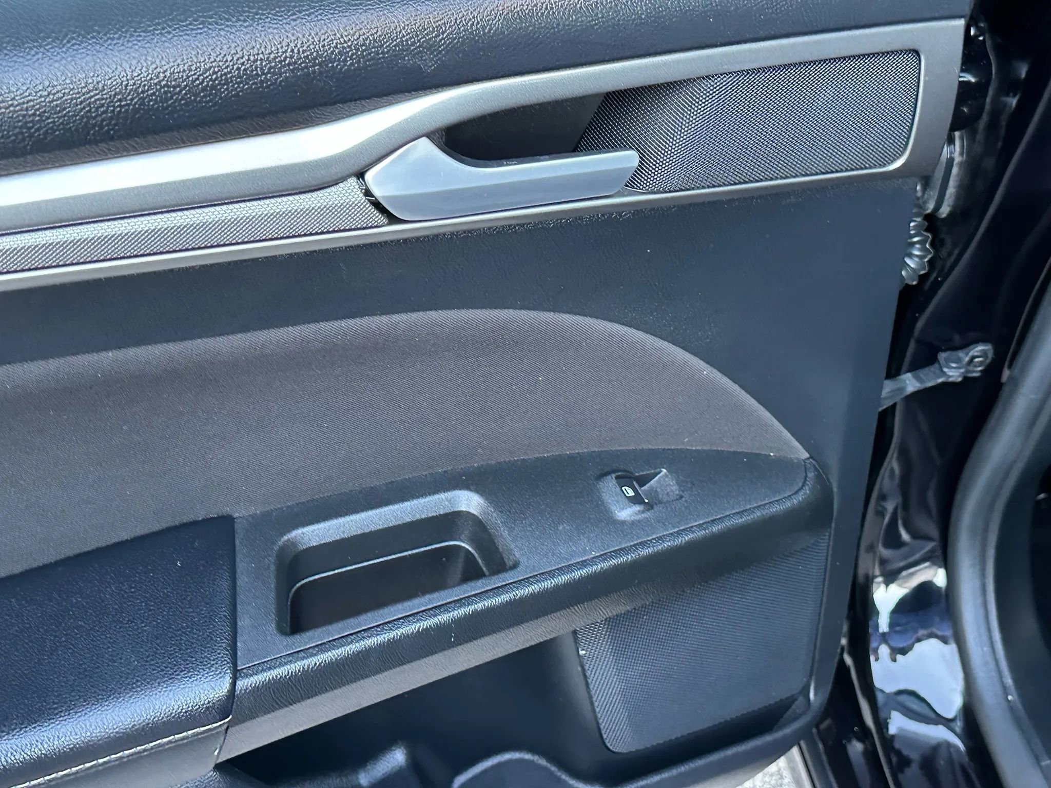 Used 2020 Ford Fusion SE image 16