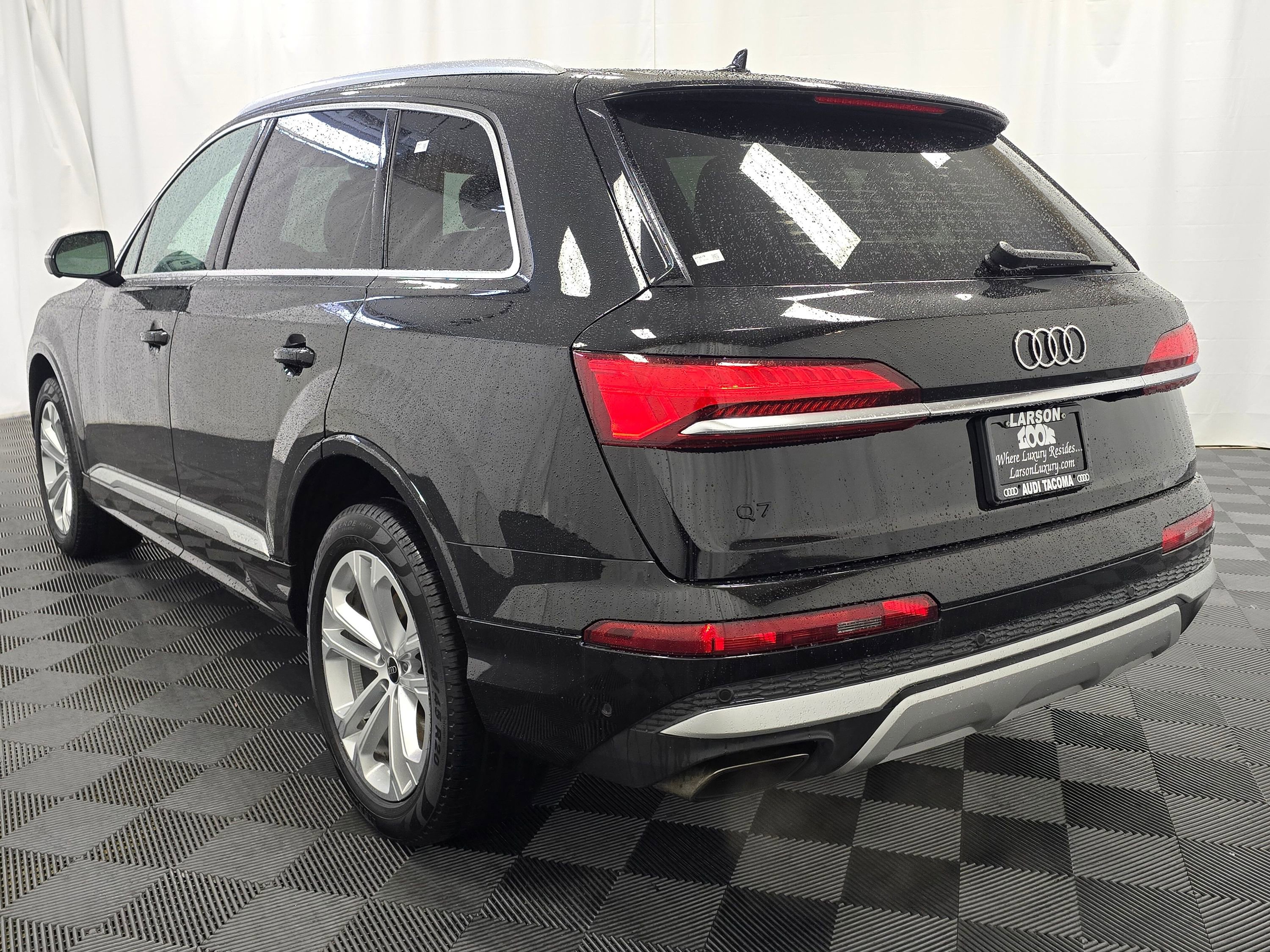 Used 2025 Audi Q7 3.0T Premium Plus image 4
