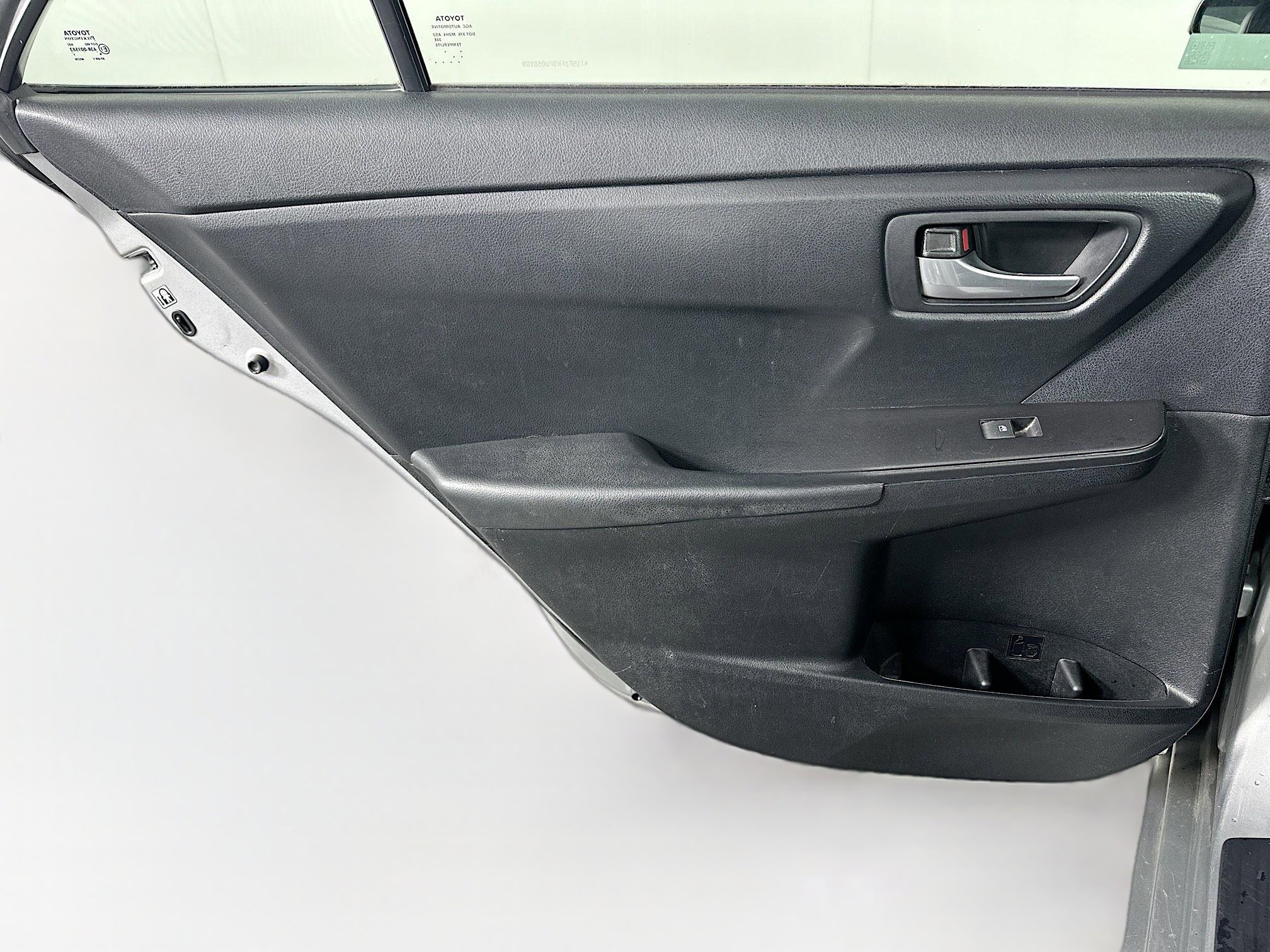 Used 2015 Toyota Camry SE w/ Moonroof Package FWD image 27