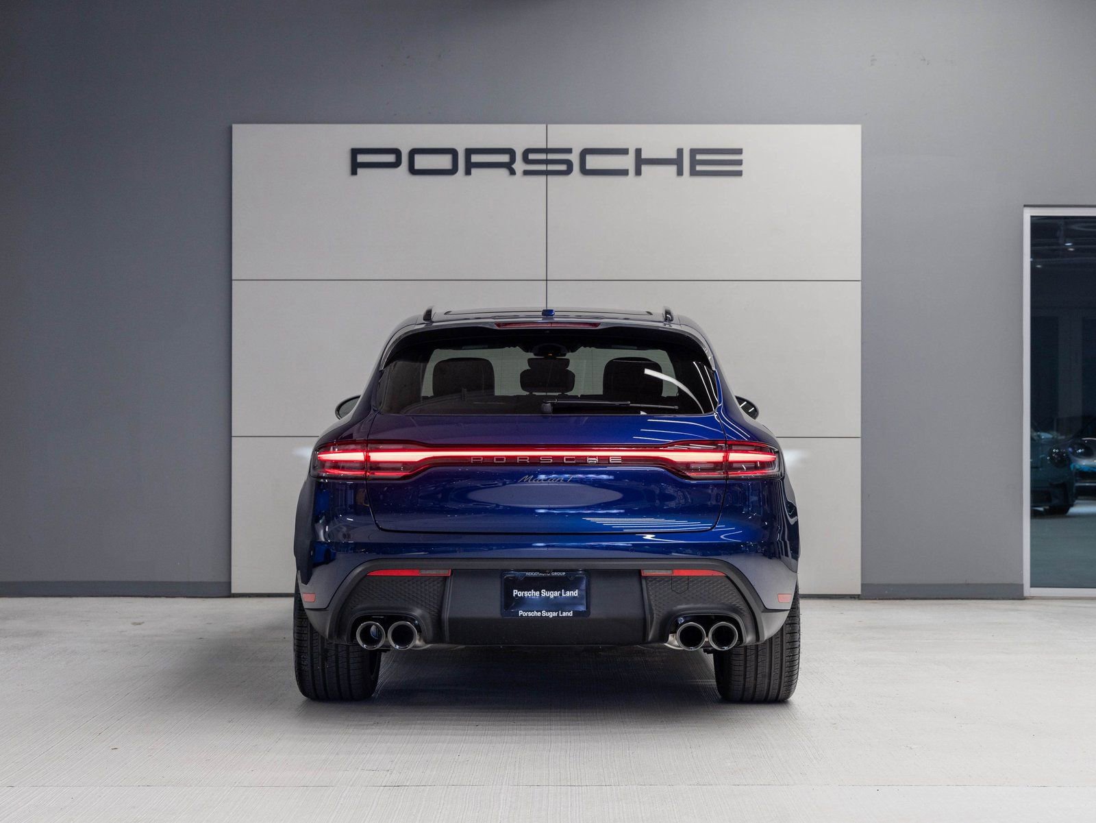 Certified 2026 Porsche Macan Turbo AWD/4WD image 6