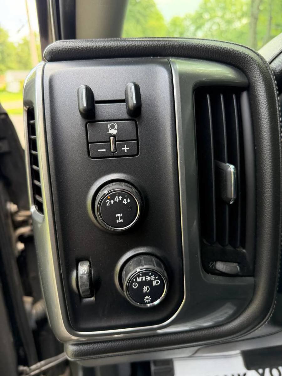 Used 2017 Chevrolet Silverado 2500 LTZ w/ Duramax Plus Package AWD/4WD image 32