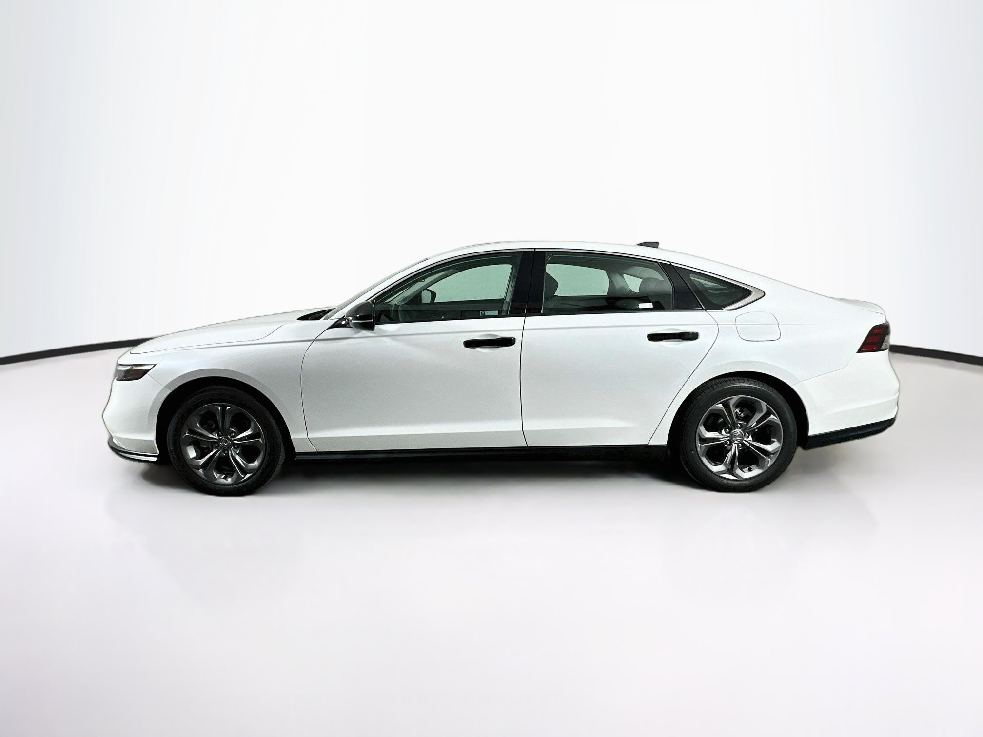 Used 2024 Honda Accord EX image 4