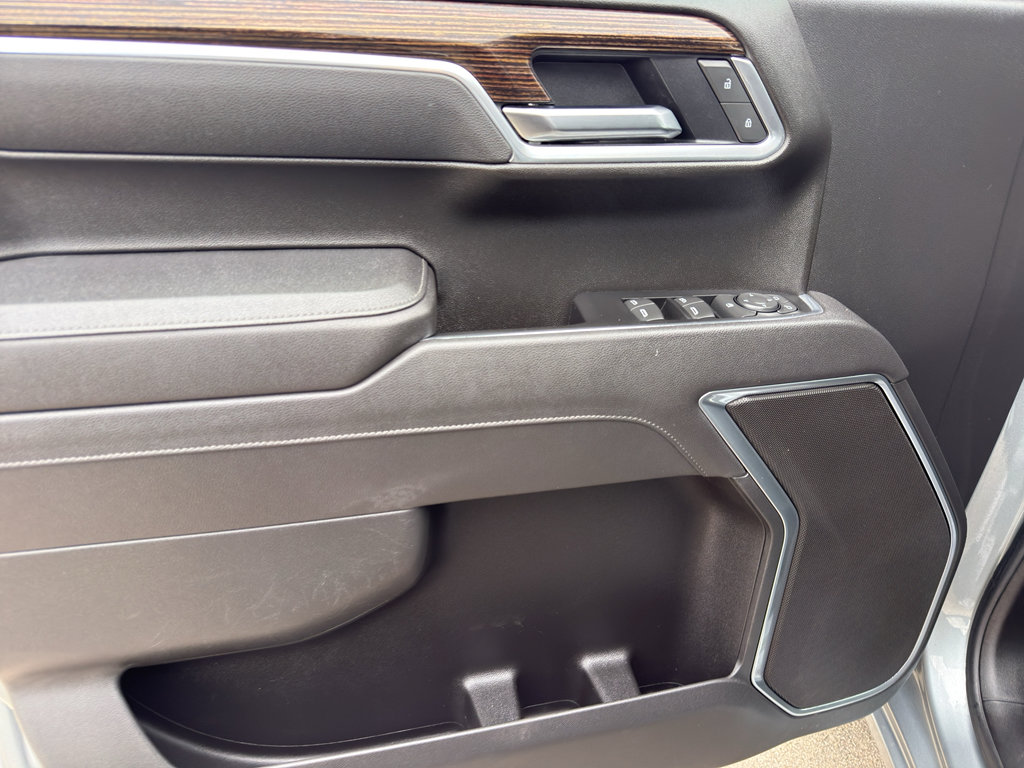 Used 2025 GMC Sierra 1500 Elevation image 14