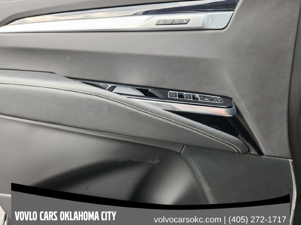 Used 2025 Cadillac Escalade ESV Sport AWD/4WD image 17