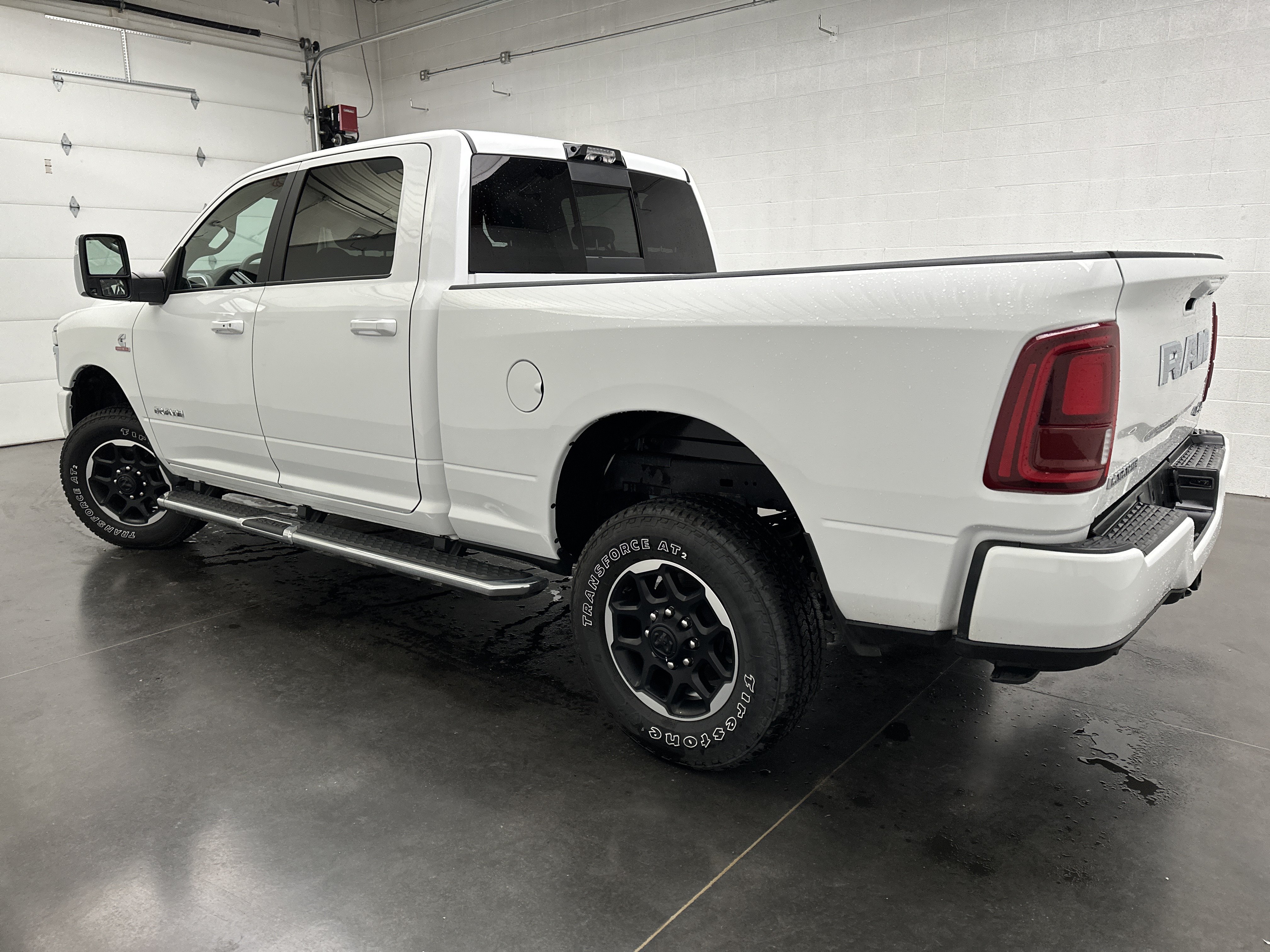 Used 2025 RAM 2500 Laramie AWD/4WD image 8
