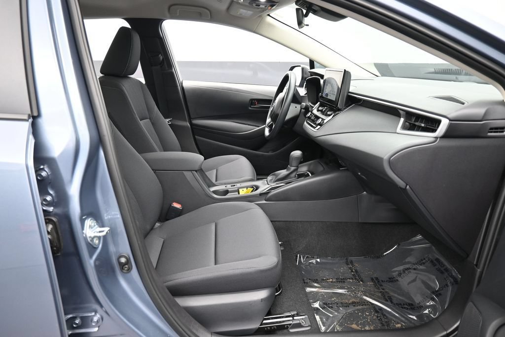Used 2026 Toyota Corolla LE w/ LE Premium Package FWD image 31
