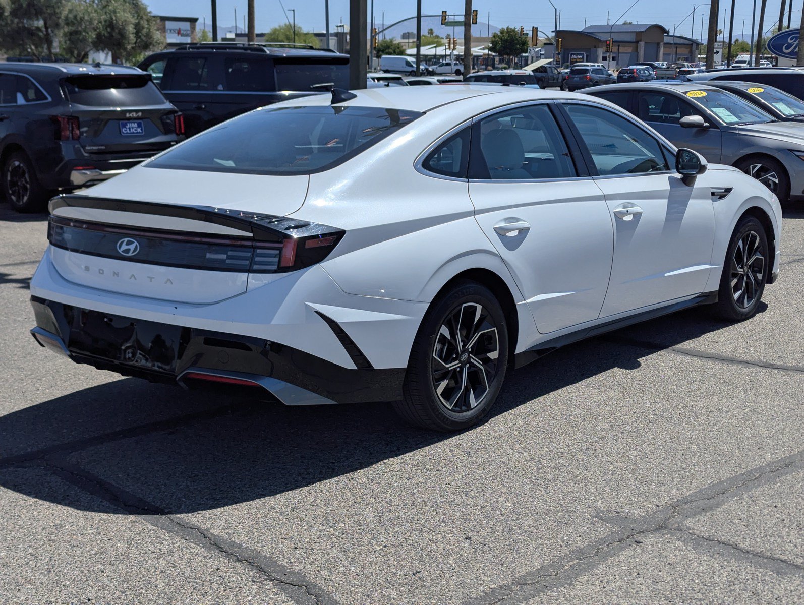Used 2024 Hyundai Sonata SEL FWD image 2