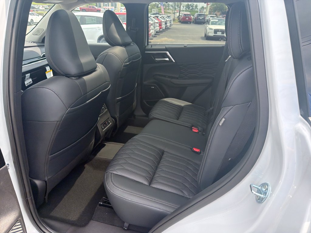 New 2026 Mitsubishi Outlander SEL AWD/4WD image 14