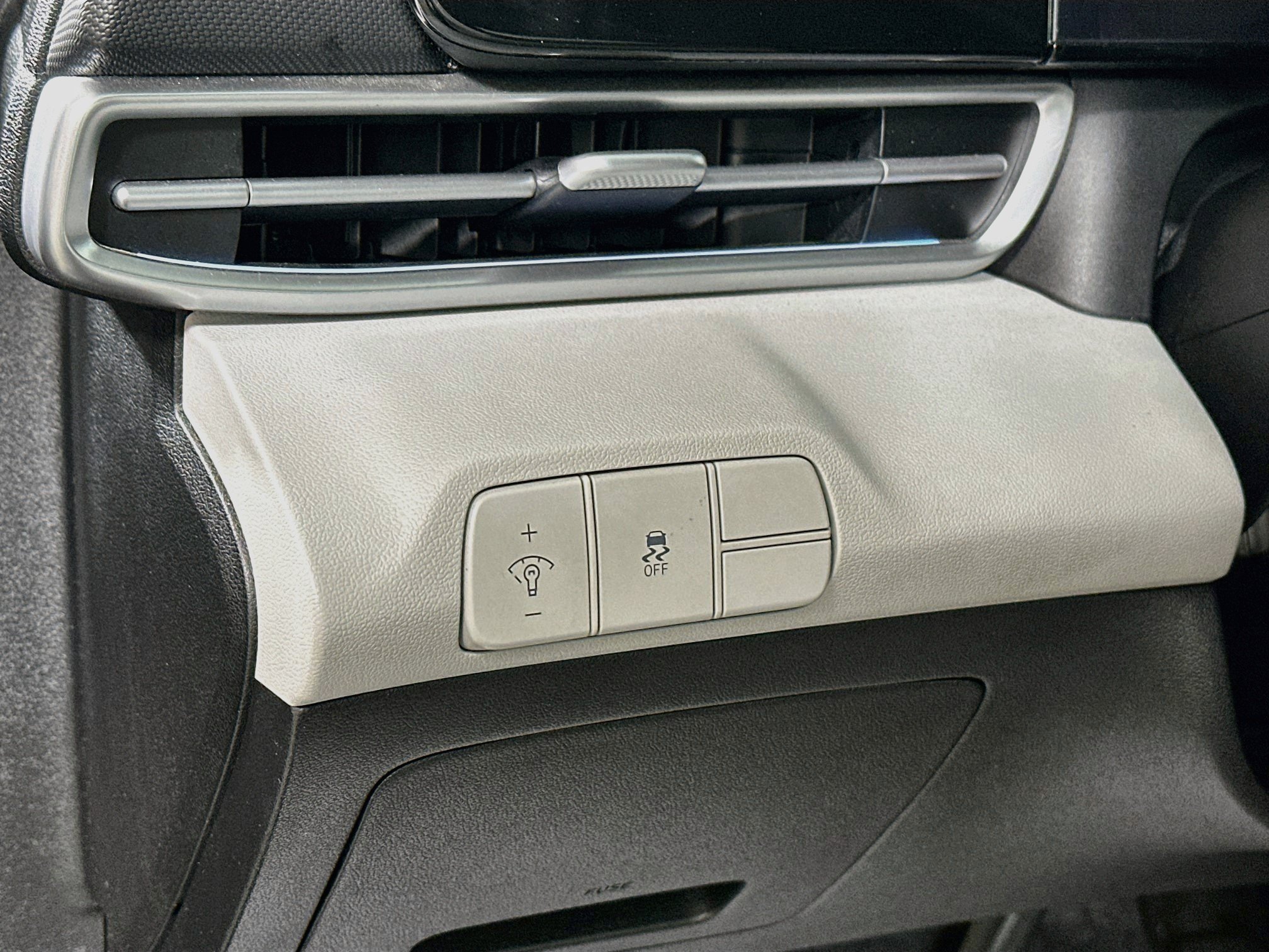 Certified 2024 Hyundai Elantra Limited FWD image 10